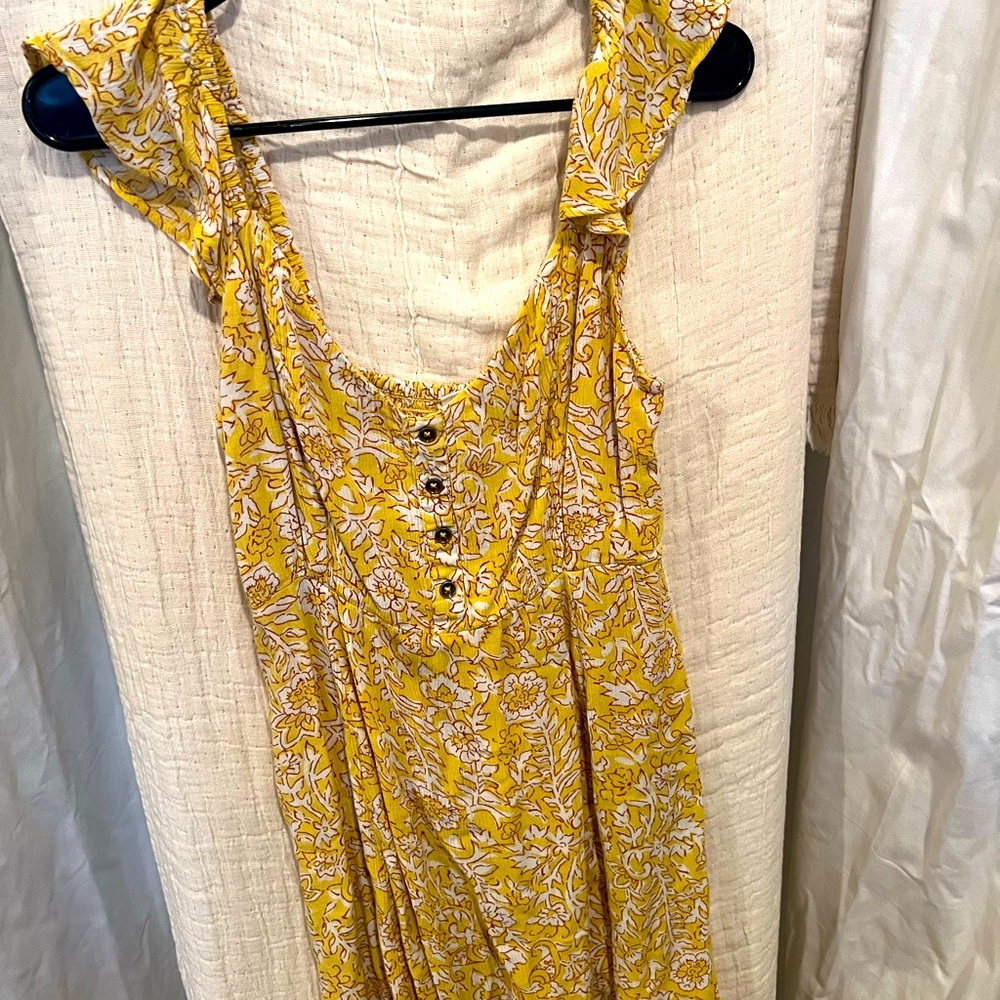 Billabong yellow sundress with frilled sleeves